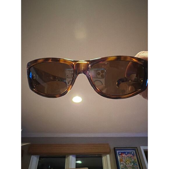 INI+IUM / Initium Brand Tortoise Shell Sunglasses Barely Used